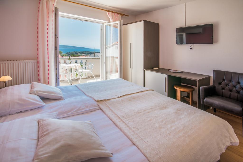 B&B Villa Ana Krk Town Extérieur photo
